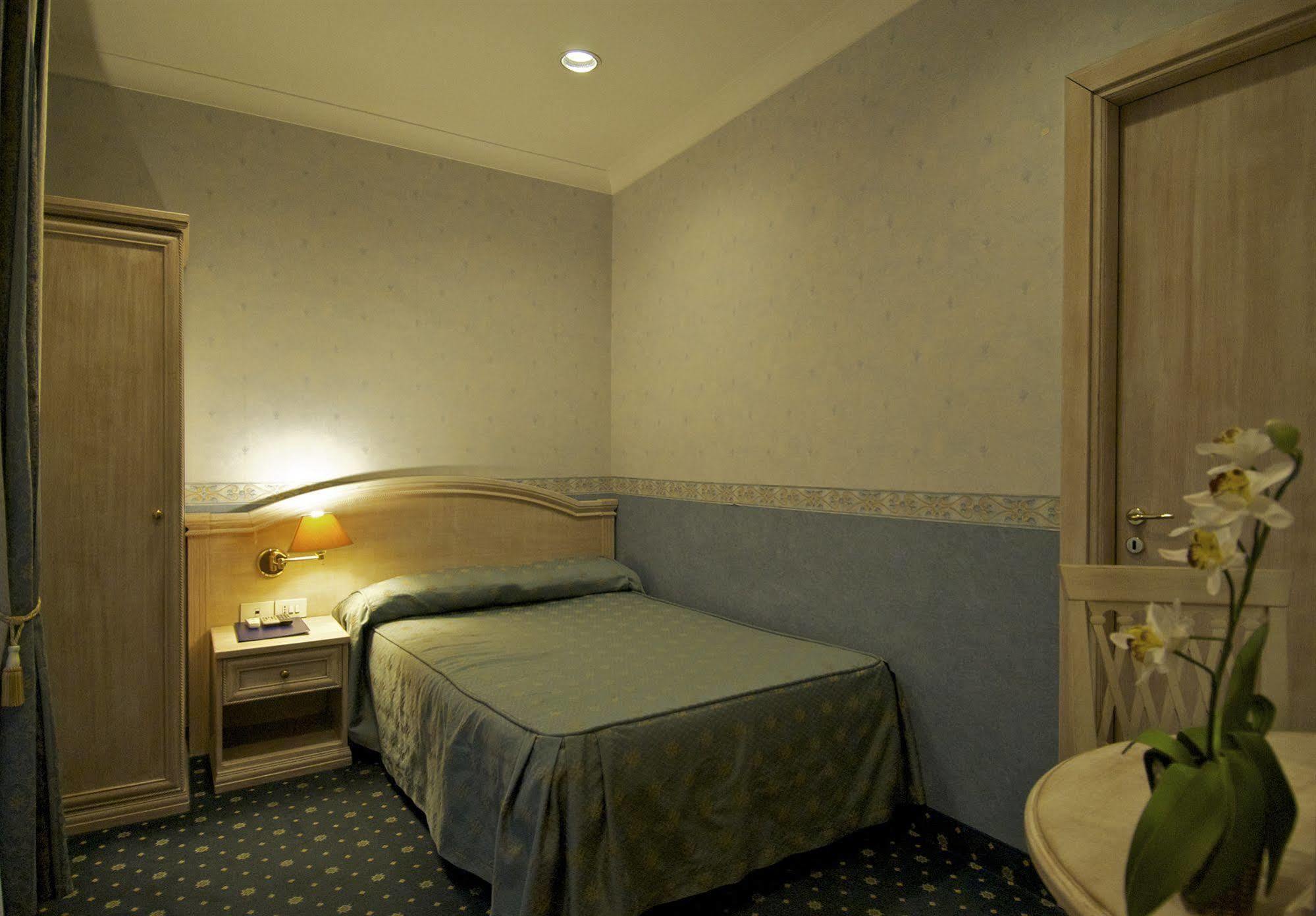 Piccolo Imperiale Bed & Breakfast Rome Exterior photo